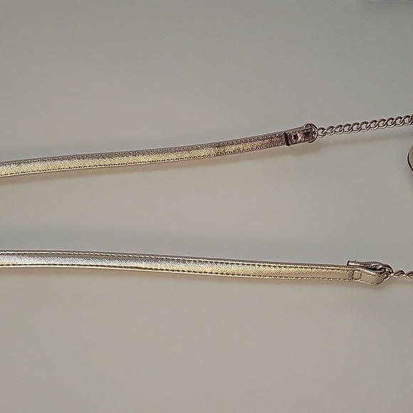 3/$30 NEW YORK & CO 1990s Gold Metallic Crossbody Holiday Evening Micro Purse - Picture 4 of 10